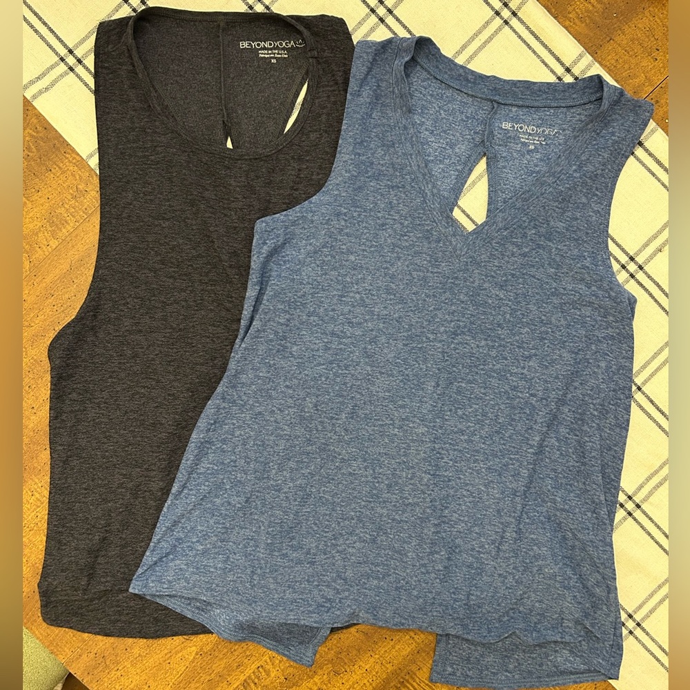 Beyond Yoga Spacedye Bundle of 2 Extra Small Tank Tops Womens XS made in USA